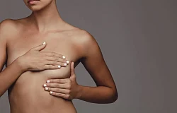 Co ile wymienia się implanty w piersiach?